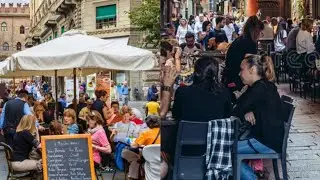 Walking Tour Bologna Italy| Full Walking Tour Video City Centre Bologna