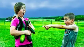 Fun Farm - Zucchini Harvest | Kids Farming | Giant Veggies!