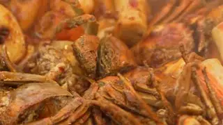 在家做了滿滿壹鍋肉蟹煲,太下飯了!#food #美食 #吃货推荐官