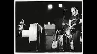 Lynn Groom & Bugs Henderson - White Line Fever 1978