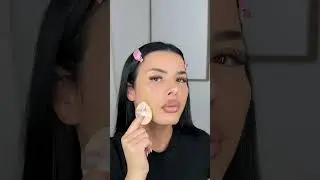 This foundation is CRAZY full coverage 😳 #asmr #fondation #makeup