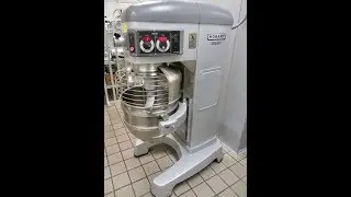 HOBART LEGACY HL662 60-Qt. Pizza Planetary Floor Pizza Mixer