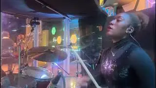 Let&rsquo;s make it big!🤣🎹..Shout out to my friends for always making me look and sound great.