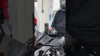 Quick pit stop😉 🎥: @insta360  X3 #bmws1000rr #motovlog #motorcycle #insta360motorcycle