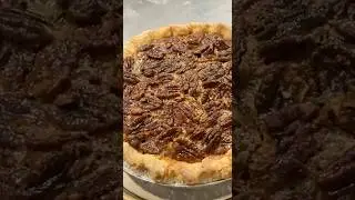 Pecan pie 🌰🥧#bakery #homemade #pie #pecan #pecans #pecanpie #fyp #dmtoorder #homemadefood #baking