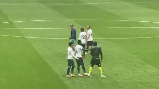 Tottenham fans give Moussa Sissoko final send off at Full Time.