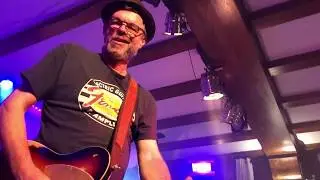 Mojo working Band Hotel California