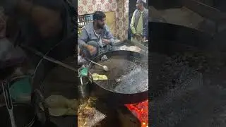 TASTY OFFAL MADE BY HARD WORKING MAN IN PAKISTANI FOOD STREET | HOW TO COOK KALEJI