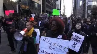 Protestors storm downtown Chicago demanding mayor's resignation