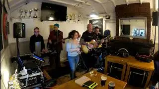 22   Islands in The Stream   20260111 Emmbrook Sunday Session
