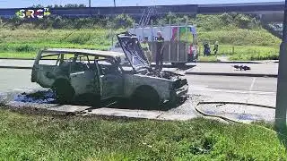 Personenauto brandt volledig uit op de Grotebrugse Grintweg in Tiel