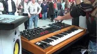 mmag.ru: Moog Minimoog Voyager video presentation