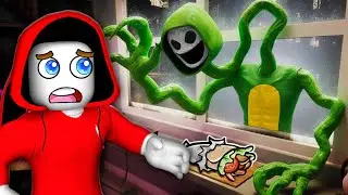 JJ and Mikey Escape 100 Days in Shawarma Kiosk Roblox ?! Maizen