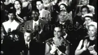 MONTAGE Audience clapping United States