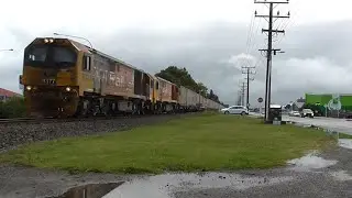 DL's 9377 & 9711 with Train 217 through Levin