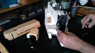 Trocando barra agulha máquina costura Singer Primacie, Prêt à Porter, Facilita 30 Plus Fashion etc
