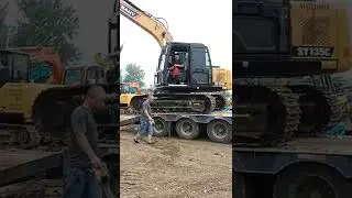 Excavator driving skills #shorts 1372