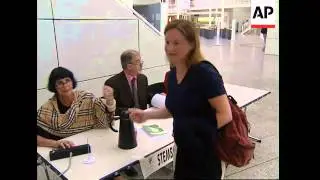 WRAP Dutch vote in Euro elex, defy Brussels orders
