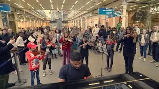 We took the kids to the Street Piano! - (Music Masters Y6 Busking Project)