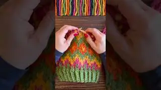 #fourkeepshat #knitting #craft #knit #thickandquick #yarn #easy #beginnerfriendly #art #colorwork