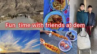 Sunset picnic at  the Dem | mountains & fun with friends | Have a  glance at a breathtaking view |