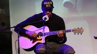 Lyfe Jennings Performing 