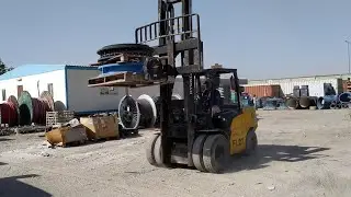 truck trailer box loaded with gate valve | forklift hyundai | operation loads valve | virtuallife500