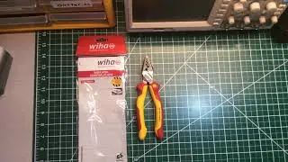 Introducing ( Wiha 7&rdquo; Insulated Crimping Pliers )