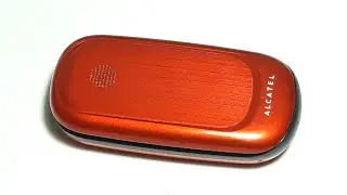 Alcatel OT-222 Red - раскладушка с базовым функционалом выход в интернет, радио,  mini USB.