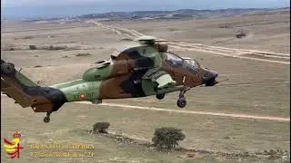 Helicóptero Tigre de las Famet realizando disparos con el cañón