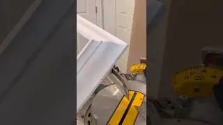 Cutting crown flat  outside corners 👉 Gpr3Carpentry🔨  #viral #tips #carpentry #tools #diy