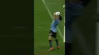Luis Su&aacute;rez save goal by hand🤣🤣😳😳