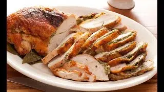 Rachael Ray Makes a Quick Roasted Turkey Breast and Gravy | Food Network