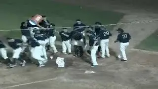 BayBears' Houchins clubs walk-off shot