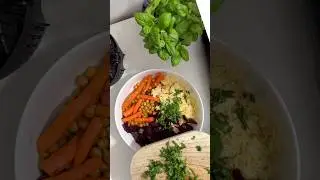 A colorful bowl full of flavors! #annazasko #simple #veggie
