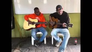 Crying Lighting- Arctic Monkeys ( Acoustic intro) 