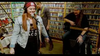Live at WTIP: Mae Simpson 