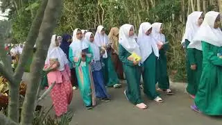 diniah santri Pondok Pesantren Asy-Syarifiy Lumajang