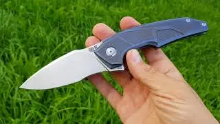 Muscle - collaboration between Tashi Bharucha and Custom Knife Factory (CKF)