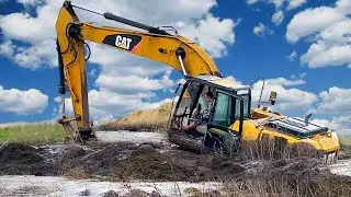 Big Excavator CAT stuck in the mud - Excavator Loader JCB 4CX pulled it out