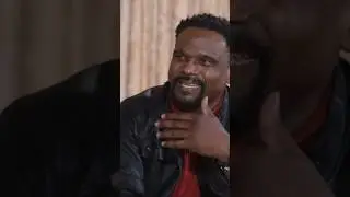 Подкаст о тетушке: Тиа загипнотизировала Дариуса Маккарти своим языком.