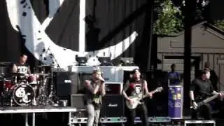 Bamboozle Roadshow 2010 - Good Charlotte - Girls and Boys Live Video