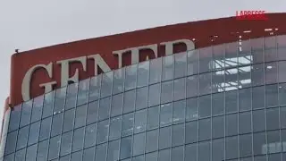 Milano, al via lo smontaggio dell'insegna sul grattacielo Generali