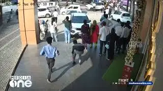 കോഴിക്കോട് അരയിടത്തുപാലത്ത് ബസ് മറിയുന്നതിന്‍റെ സിസിടിവി ദൃശ്യങ്ങൾ