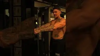 dickersonross Boulder Shoulders + Triceps Save & smash this pre-exhaust/mass building workout!