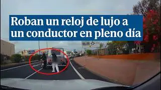 Roban un reloj de lujo a un conductor a plena luz del día y huyen en una moto