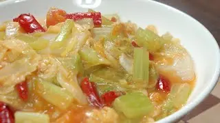 Аппетитное кисло-сладкое китайское блюдо из пекинской капусты.