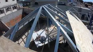 Telhado Shingle com estrutura metálica