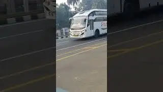 This is Jai Mata Di Travels bus entering Siliguri from Muzaffarpur (Bihar)