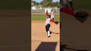 SoMe ACtion on The MOuNd #shorts #softball #mlb #baseball #highlights #fielding #sports